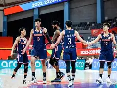 中国男篮打韩国易建联怒吼