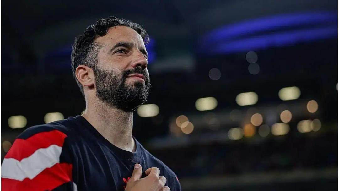 亚博体育官网-曼联客场惨败,曼联主帅受到质疑了吗